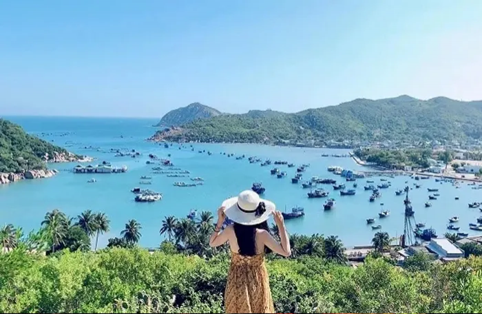Vinh Hy Bay Ninh Thuan Vietnam Travel Guide