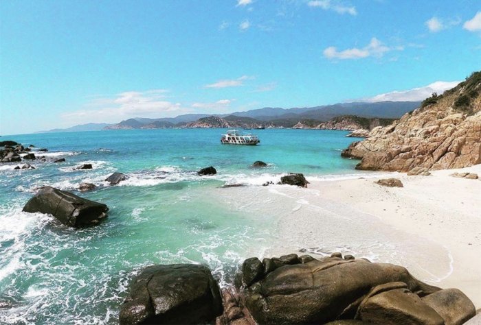 Bai Ba Dien Beach Vinh Hy Ninh Thuan Vietnam Travel Guide